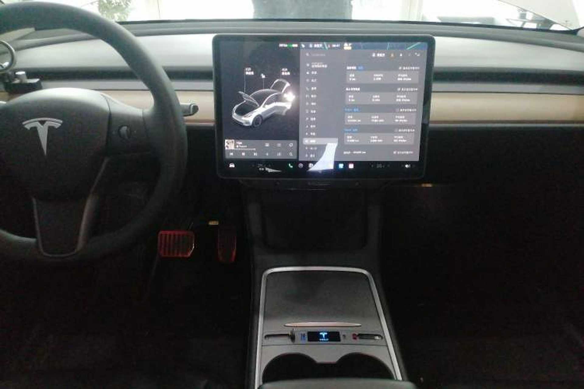 Used Tesla Model Y 2021 Standard Range Rear-Wheel Drive Version Audio And AC Panel