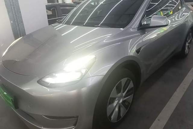 Used Tesla Model Y 2021 Long-Range All-Wheel-Drive Version