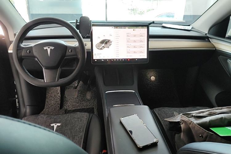 Used Tesla Model Y 2021 Long-Range All-Wheel-Drive Version 3D7 Center Console