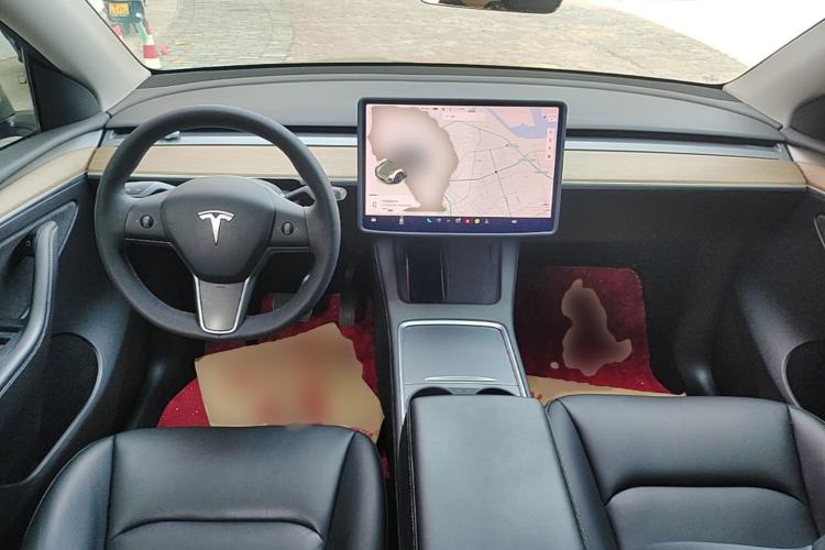 Used Tesla Model Y 2021 Long-Range All-Wheel-Drive Version Center Console