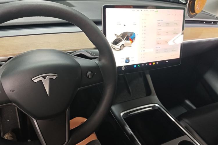 Used Tesla Model Y 2021 Long-Range All-Wheel-Drive Version 3D7 Center Console