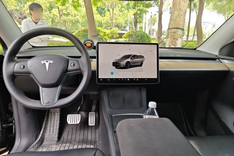 Used Tesla Model Y 2021 Performance High-Performance All-Wheel-Drive Version Center Console