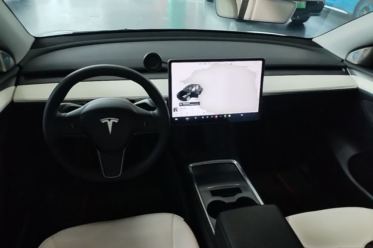 Used Tesla Model Y 2021 Standard Range Rear-Wheel Drive Version Center Console