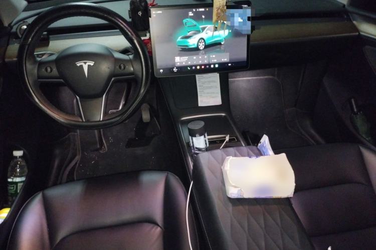 Used Tesla Model Y 2021 Long-Range All-Wheel-Drive Version 3D7 Center Console