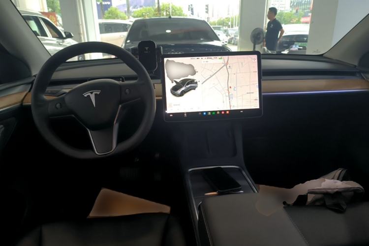 Used Tesla Model Y 2021 Long-Range All-Wheel-Drive Version Center Console