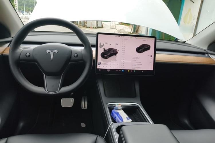 Used Tesla Model Y 2021 Performance High-Performance All-Wheel-Drive Version Center Console