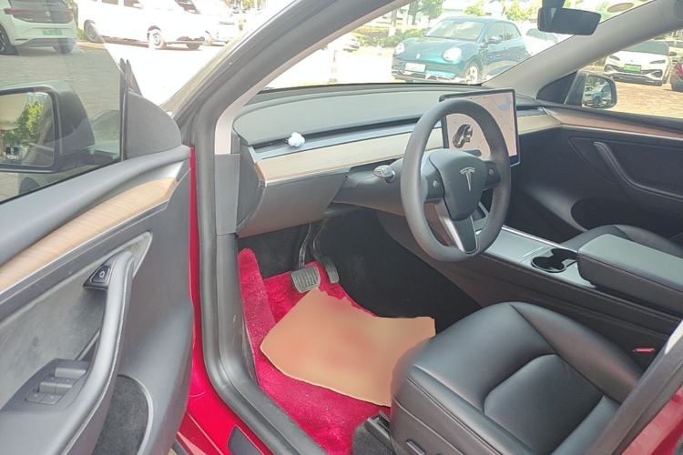 Used Tesla Model Y 2021 Long-Range All-Wheel-Drive Version Driver Seat