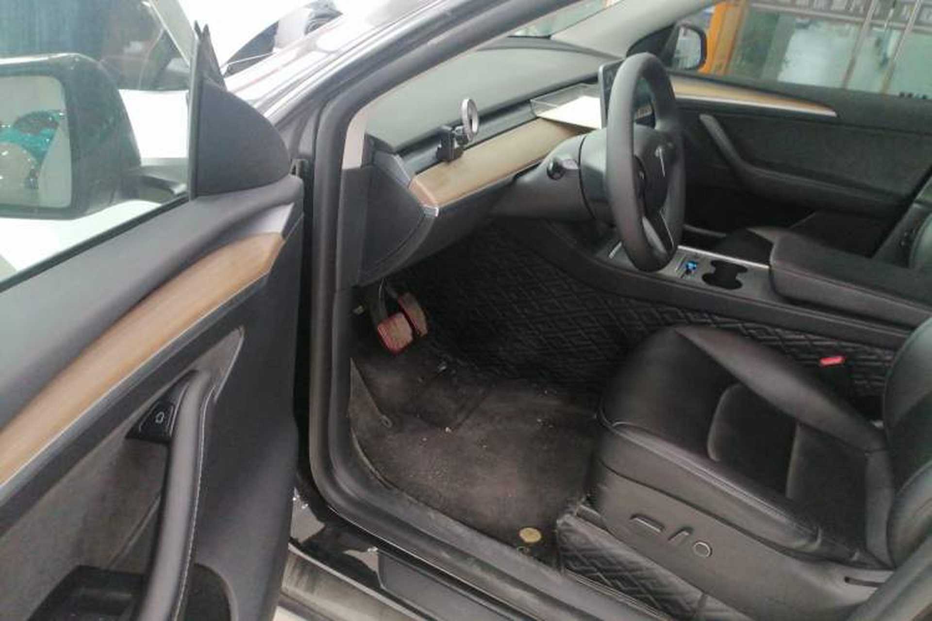 Used Tesla Model Y 2021 Standard Range Rear-Wheel Drive Version Driver Seat