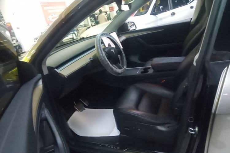 Used Tesla Model Y 2021 Long-Range All-Wheel-Drive Version 3D7 Driver Seat