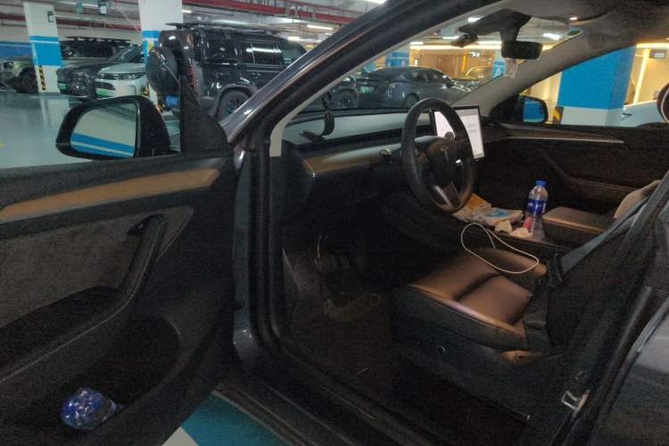 Used Tesla Model Y 2021 Long-Range All-Wheel-Drive Version Driver Seat