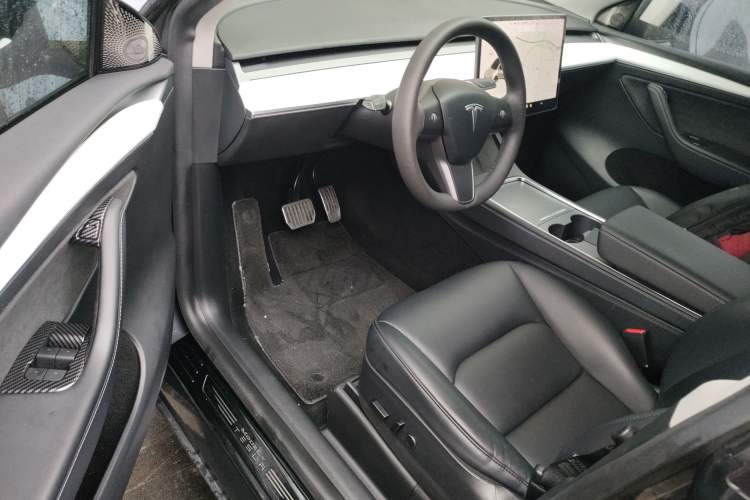 Used Tesla Model Y 2021 Long-Range All-Wheel-Drive Version 3D7 Driver Seat