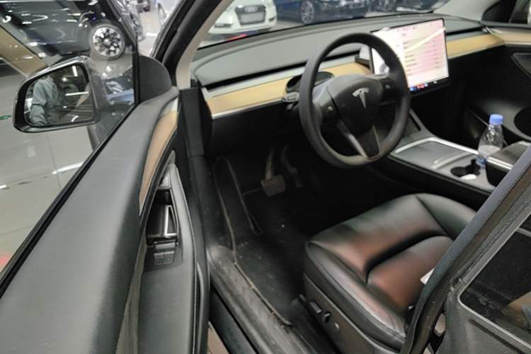 Used Tesla Model Y 2021 Standard Range Rear-Wheel Drive Version Driver Seat