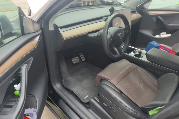 Used Tesla Model Y 2021 Long-Range All-Wheel-Drive Version Driver Seat