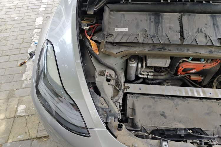 Used Tesla Model Y 2021 Performance High-Performance All-Wheel-Drive Version Engine Bay Right