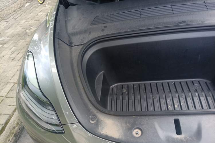 Used Tesla Model Y 2021 Standard Range Rear-Wheel Drive Version Engine Bay Right