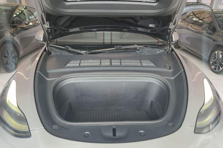 Used Tesla Model Y 2021 Performance High-Performance All-Wheel-Drive Version Engine Bay