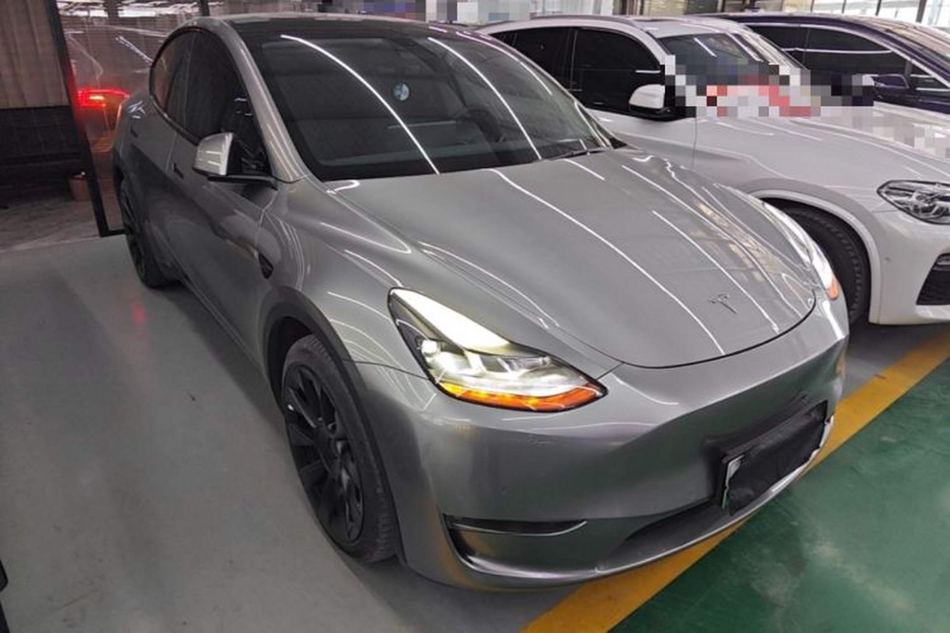 Used Tesla Model Y 2021 Standard Range Rear-Wheel Drive Version Front Right 45 Deg