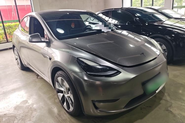 Used Tesla Model Y 2021 Long-Range All-Wheel-Drive Version 3D7 Front Right 45 Deg