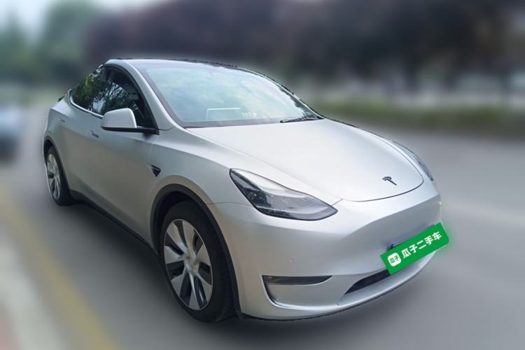 Used Tesla Model Y 2021 Standard Range Rear-Wheel Drive Version Front Right 45 Deg