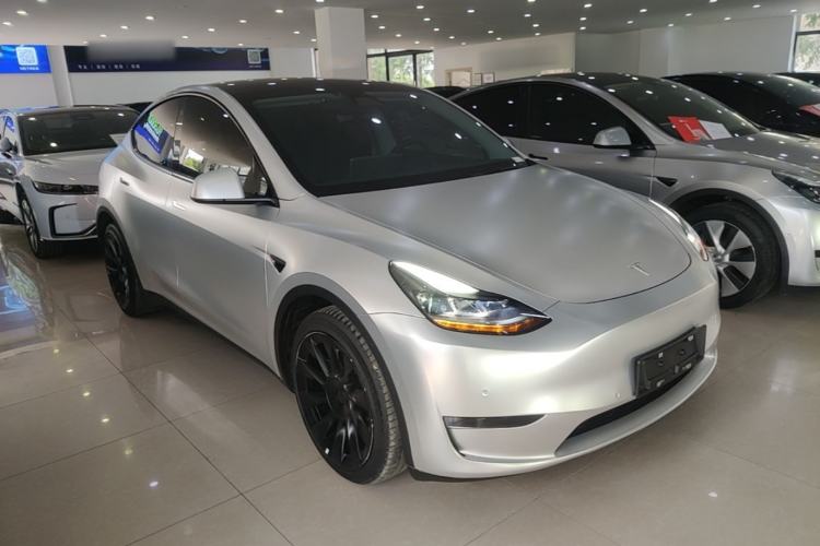 Used Tesla Model Y 2021 Revised Version 2 Long-Range All-Wheel-Drive Edition Front Right 45 Deg