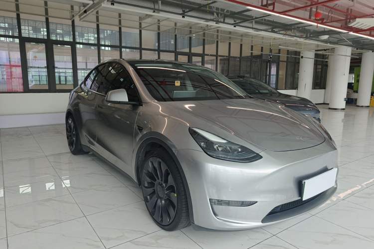 Used Tesla Model Y 2021 Performance High-Performance All-Wheel-Drive Version Front Right 45 Deg