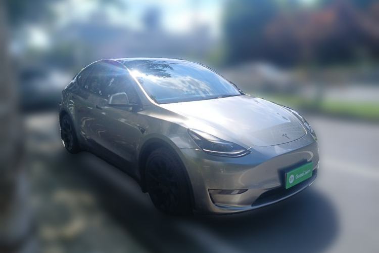 Used Tesla Model Y 2021 Standard Range Rear-Wheel Drive Version Front Right 45 Deg