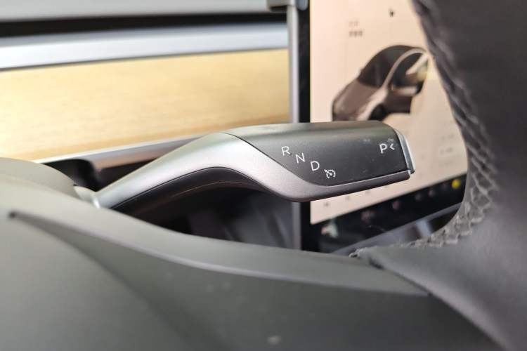 Used Tesla Model Y 2021 Performance High-Performance All-Wheel-Drive Version Gear Lever