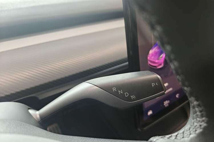 Used Tesla Model Y 2021 Performance High-Performance All-Wheel-Drive Version Gear Lever