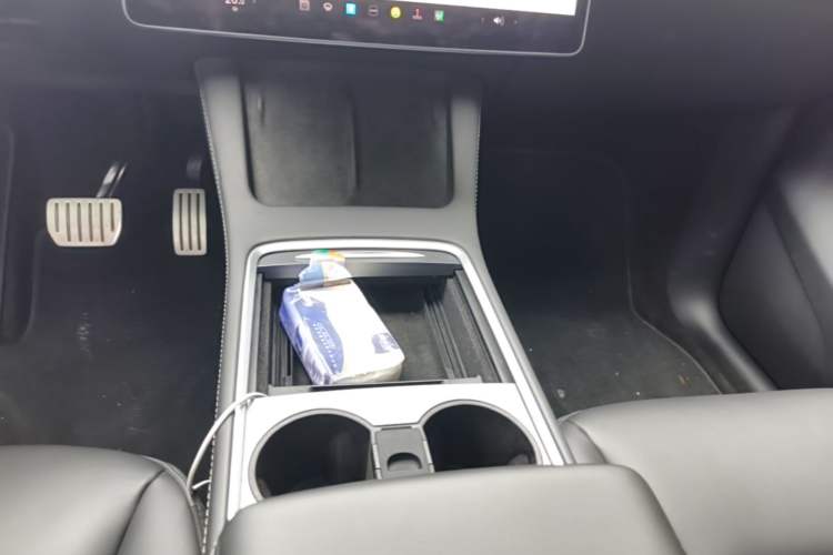 Used Tesla Model Y 2021 Performance High-Performance All-Wheel-Drive Version Gear Lever