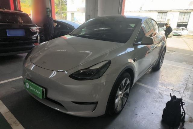 Tesla Model Y 2021 Standard Range Rear-Wheel Drive Version d’occasion