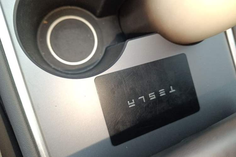 Used Tesla Model Y 2021 Revised Version 2 Long-Range All-Wheel-Drive Edition Interior 1
