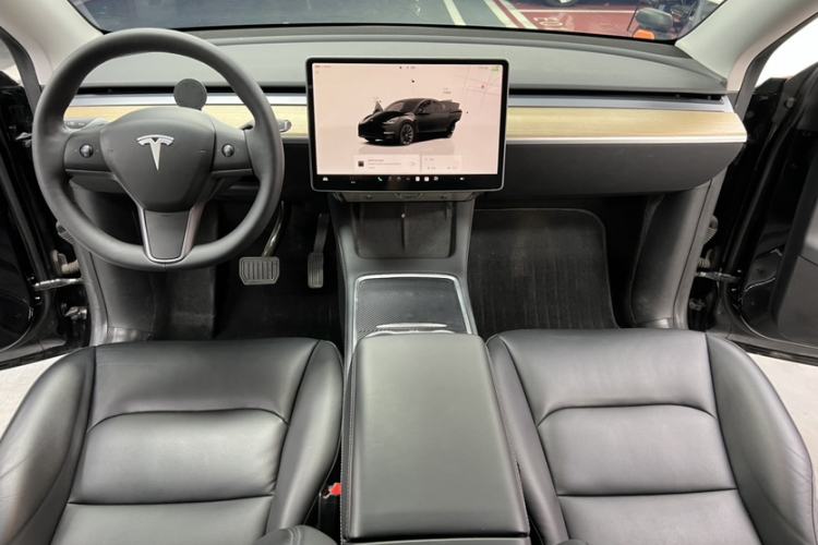 Used Tesla Model Y 2021 Revised Version 2 Long-Range All-Wheel-Drive Edition Interior 2
