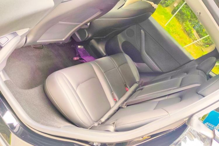 Used Tesla Model Y 2021 Standard Range Rear-Wheel Drive Version Interior 4