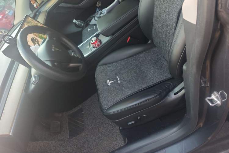 Used Tesla Model Y 2021 Long-Range All-Wheel-Drive Version 3D7 Left Front Seat