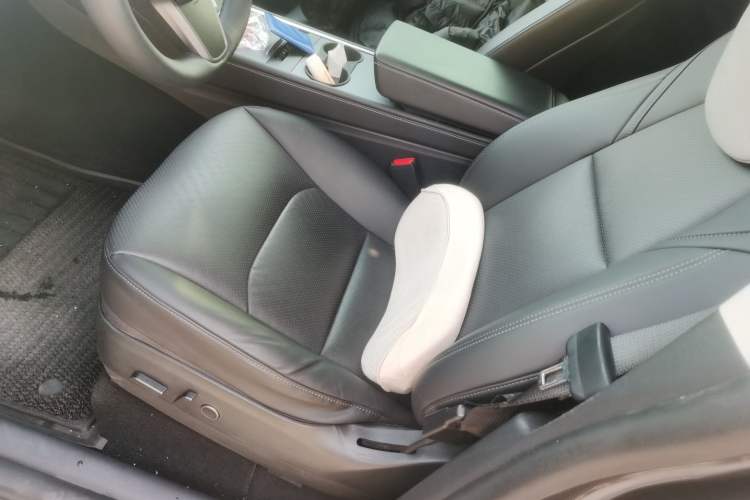 Used Tesla Model Y 2021 Long-Range All-Wheel-Drive Version Left Front Seat