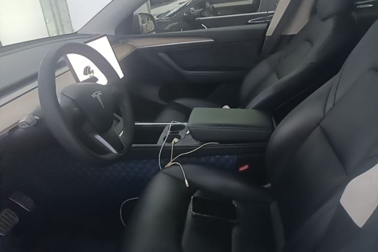 Used Tesla Model Y 2021 Long-Range All-Wheel-Drive Version Left Front Seat