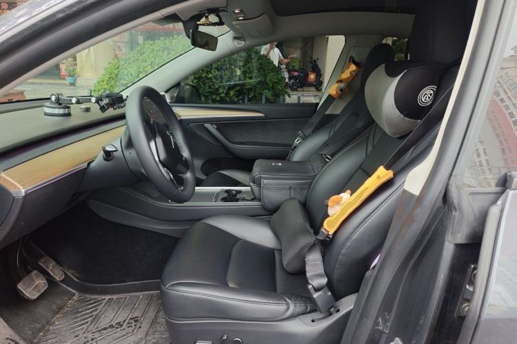 Used Tesla Model Y 2021 Standard Range Rear-Wheel Drive Version Left Front Seat