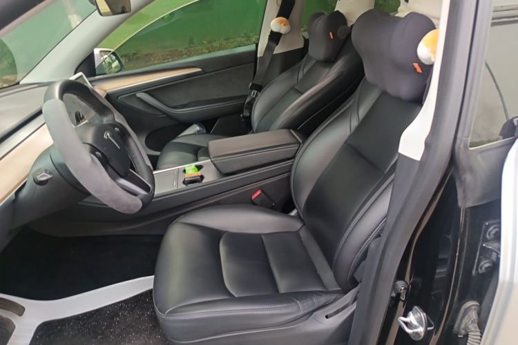 Used Tesla Model Y 2021 Standard Range Rear-Wheel Drive Version Left Front Seat