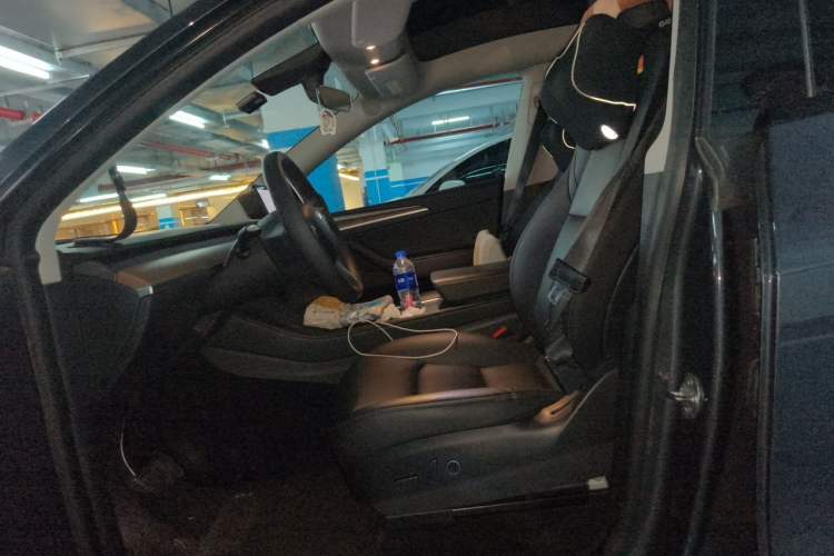 Used Tesla Model Y 2021 Long-Range All-Wheel-Drive Version Left Front Seat