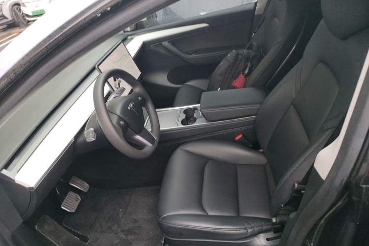 Used Tesla Model Y 2021 Long-Range All-Wheel-Drive Version 3D7 Left Front Seat