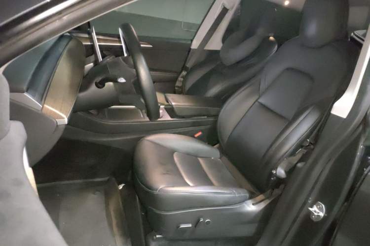 Used Tesla Model Y 2021 Long-Range All-Wheel-Drive Version Left Front Seat