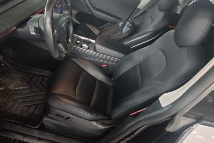 Used Tesla Model Y 2021 Standard Range Rear-Wheel Drive Version Left Front Seat