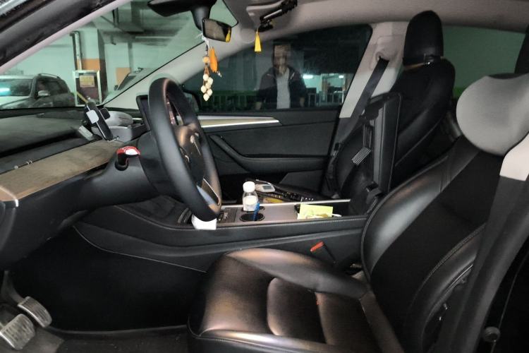Used Tesla Model Y 2021 Standard Range Rear-Wheel Drive Version Left Front Seat