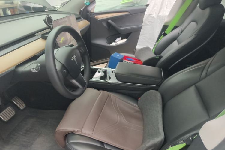 Used Tesla Model Y 2021 Long-Range All-Wheel-Drive Version Left Front Seat