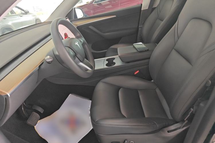 Used Tesla Model Y 2021 Standard Range Rear-Wheel Drive Version Left Front Seat