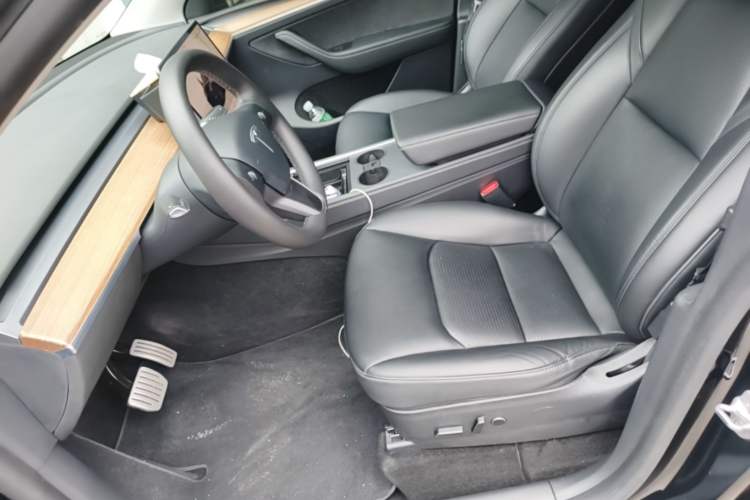 Used Tesla Model Y 2021 Performance High-Performance All-Wheel-Drive Version Left Front Seat