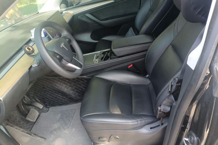 Used Tesla Model Y 2021 Standard Range Rear-Wheel Drive Version Left Front Seat