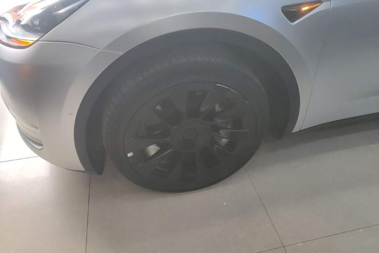 Used Tesla Model Y 2021 Revised Version 2 Long-Range All-Wheel-Drive Edition Left Front Wheel Hub