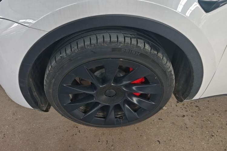 Used Tesla Model Y 2021 Standard Range Rear-Wheel Drive Version Left Front Wheel Hub