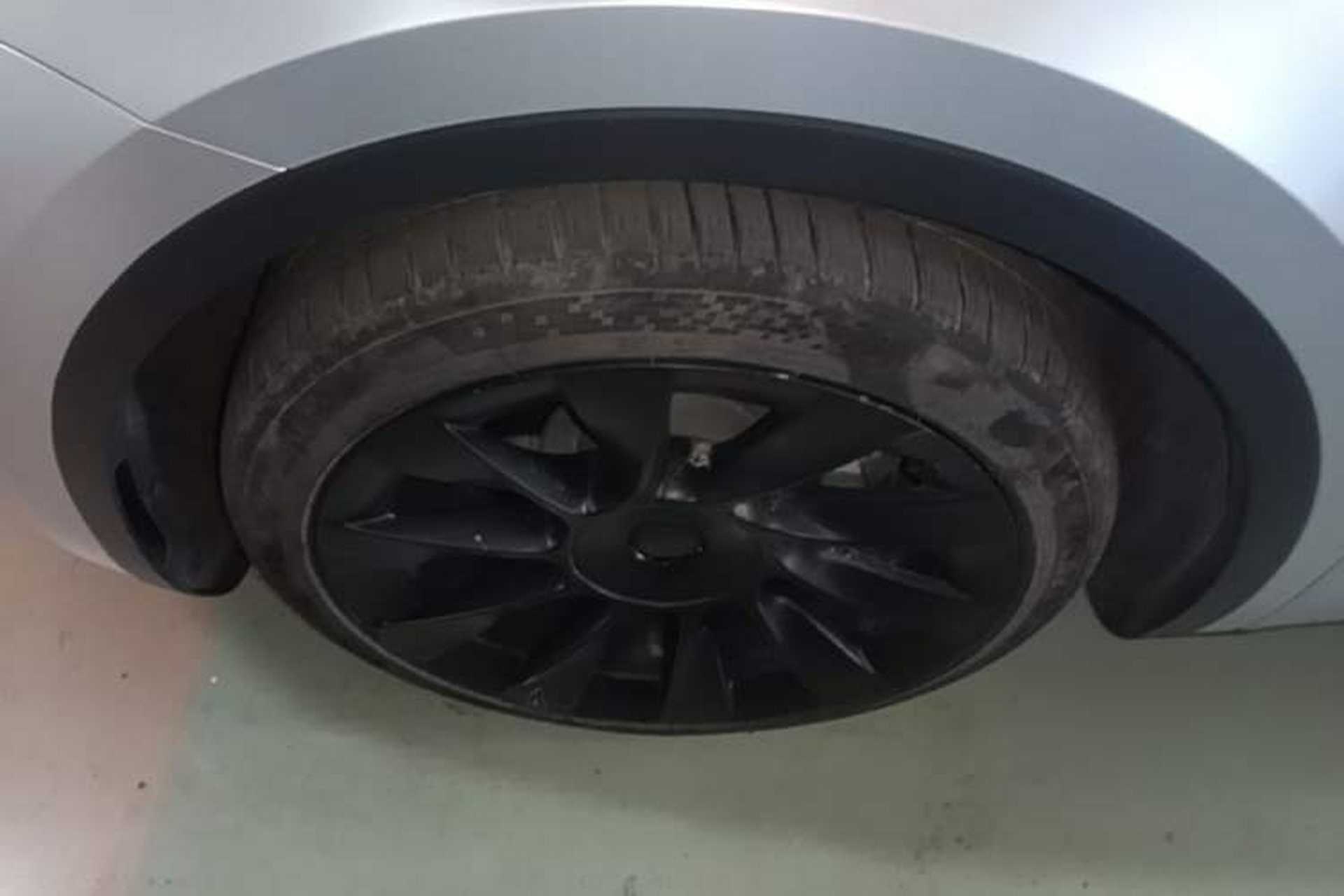 Used Tesla Model Y 2021 Standard Range Rear-Wheel Drive Version Left Front Wheel Hub